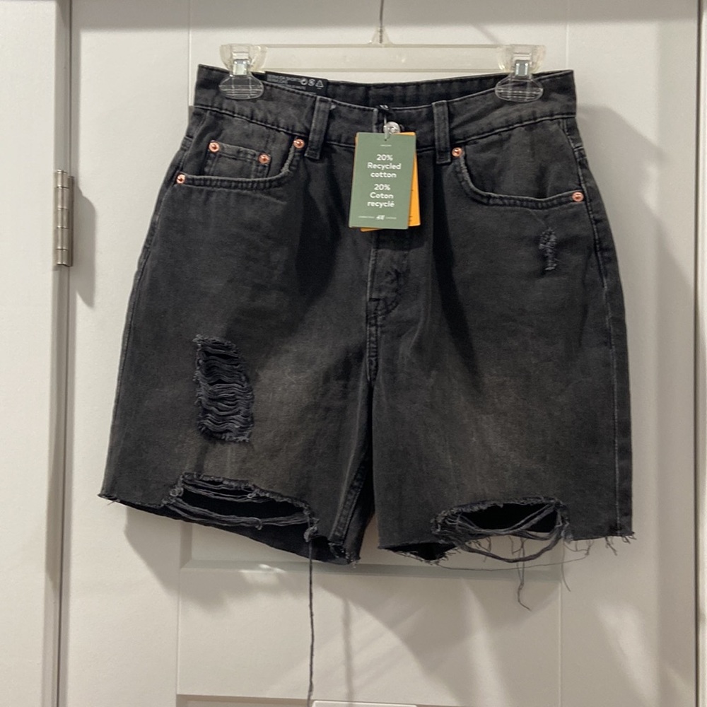 Grungecore Bermuda shorts high waist women's 6 black denim distressed cut off